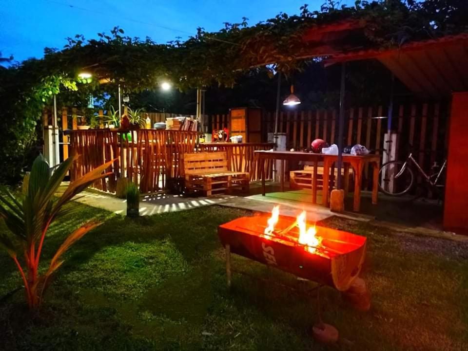 Hotel Hilltop Bungalow à Mirissa Extérieur photo