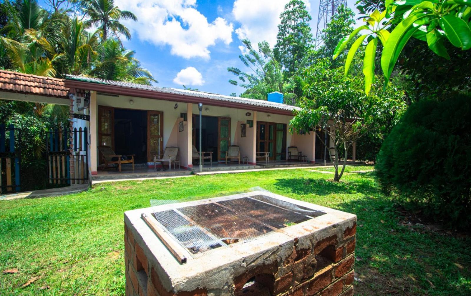 Hotel Hilltop Bungalow à Mirissa Extérieur photo