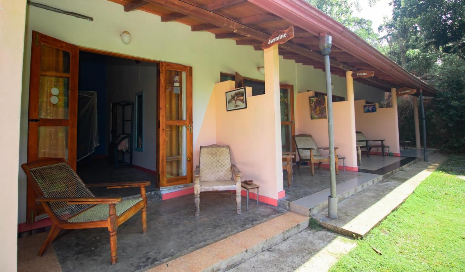 Hotel Hilltop Bungalow à Mirissa Extérieur photo